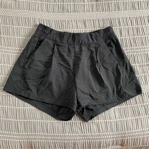 Athleta Textured Brooklyn Short Black Sz 2 Travel Athleisure Summer